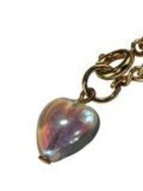 Gold-Tone Heart Charm Bracelet With Iridescent Pendant A430